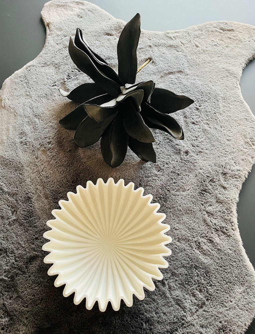 Schale Creme Fächerform