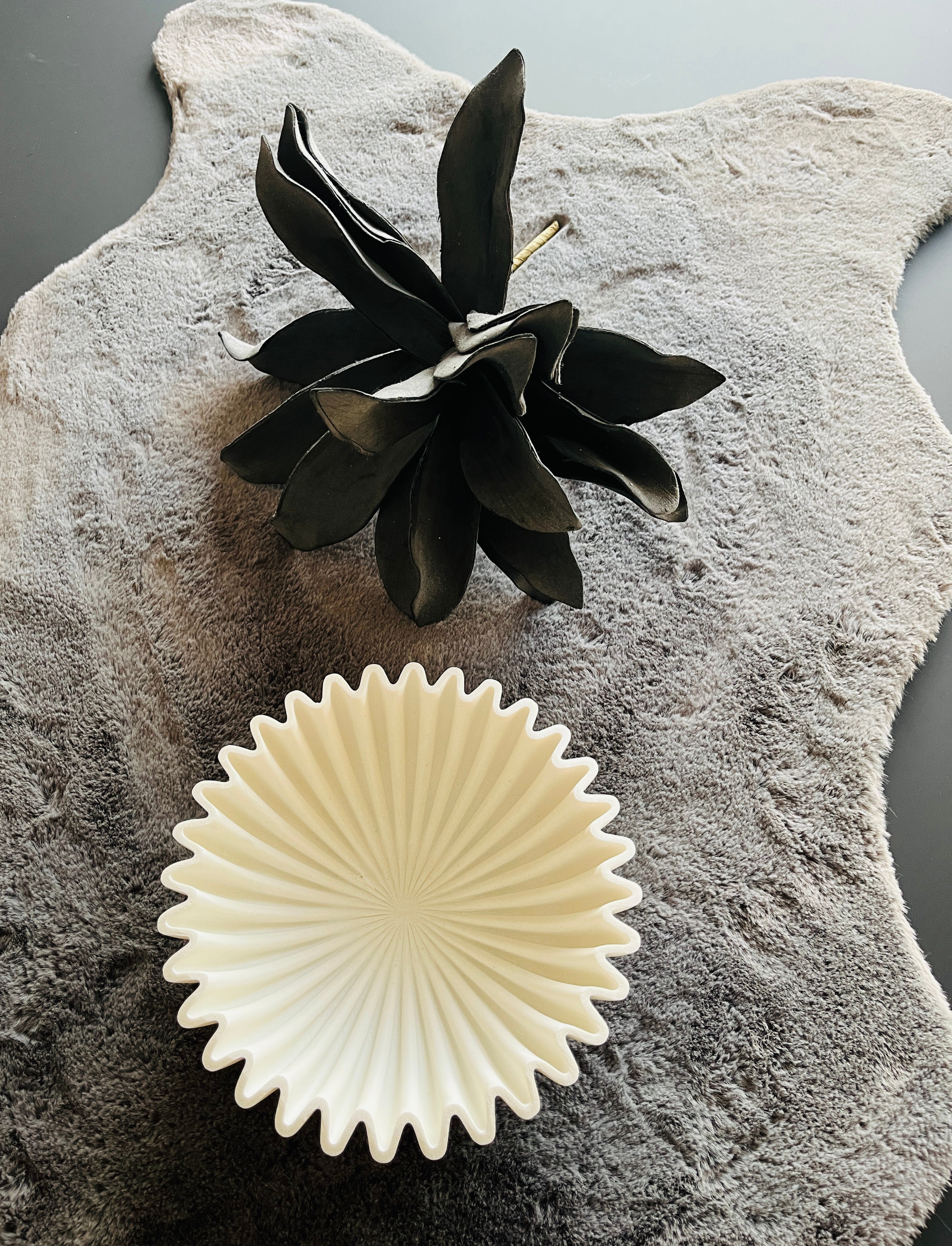 Schale Creme Fächerform