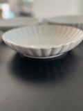 Teller Muscheloptik light grey