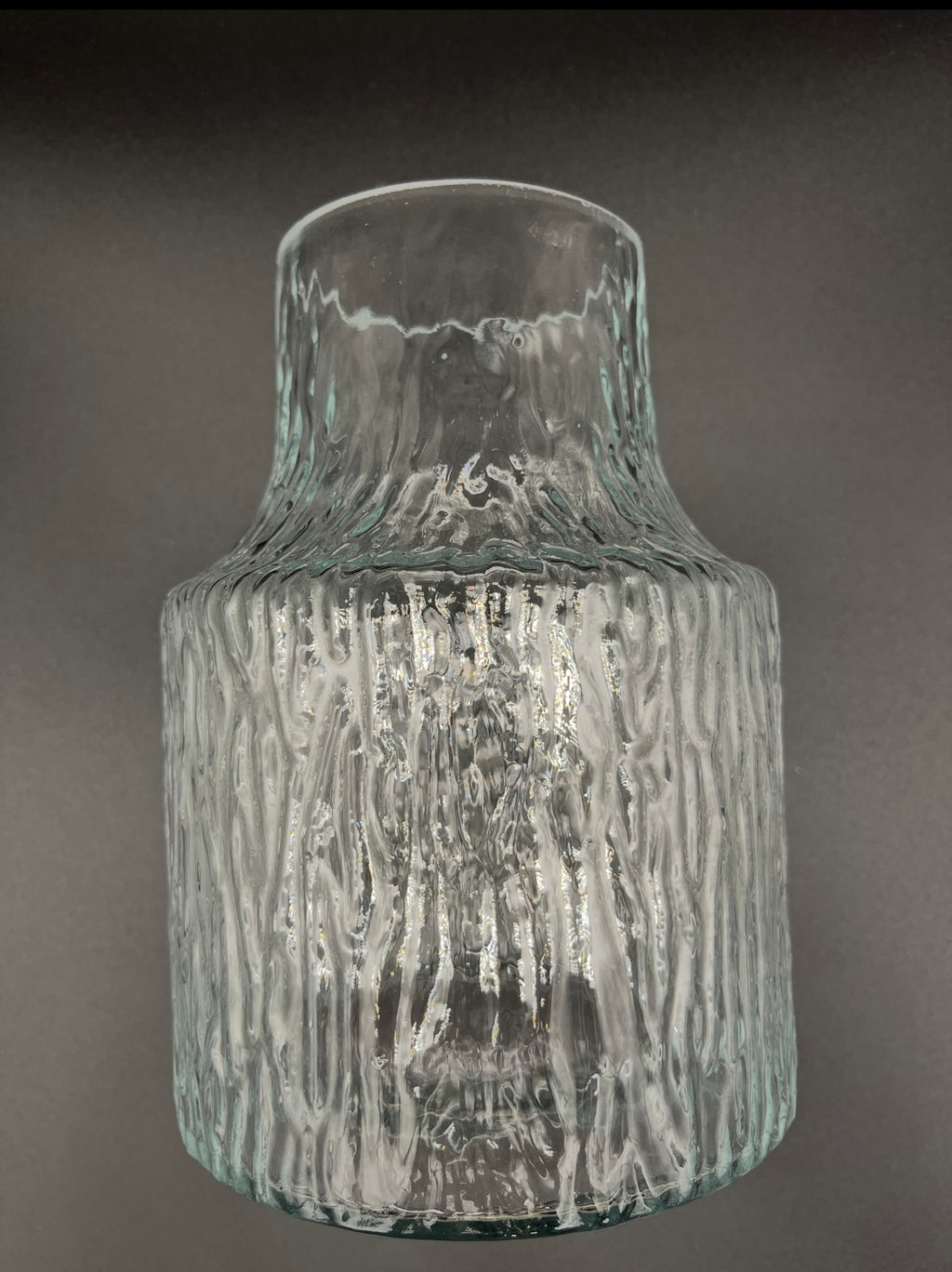 Vase geriffelt