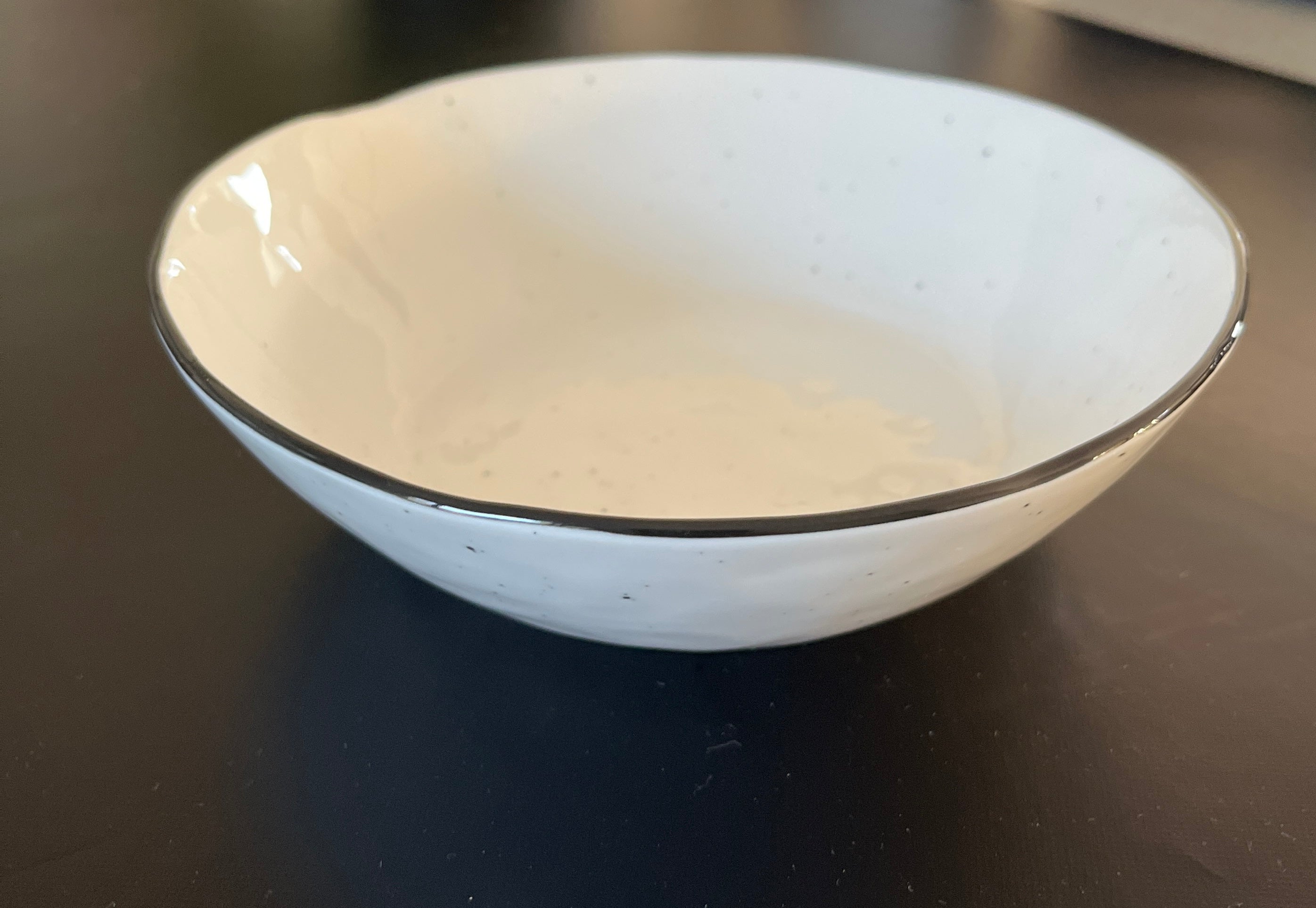 Bowl schwarzer Rand
